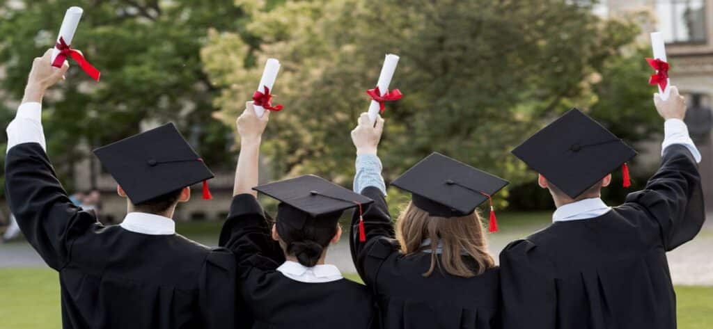 Ayudas-Estudiantes-Graduados